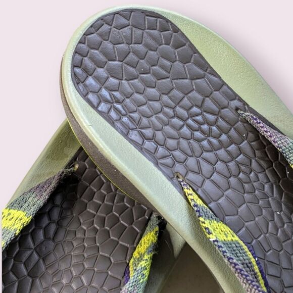 Chaco Lime Olive Green Thong Style Flip Flop Sandals size 9.5 10 - Picture 3 of 13